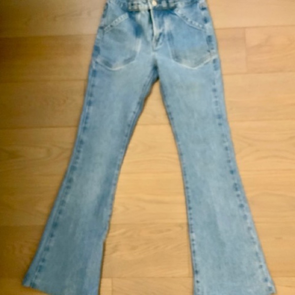 Frame Spring 2022 Double Button Flare Leg Jean In… - image 2